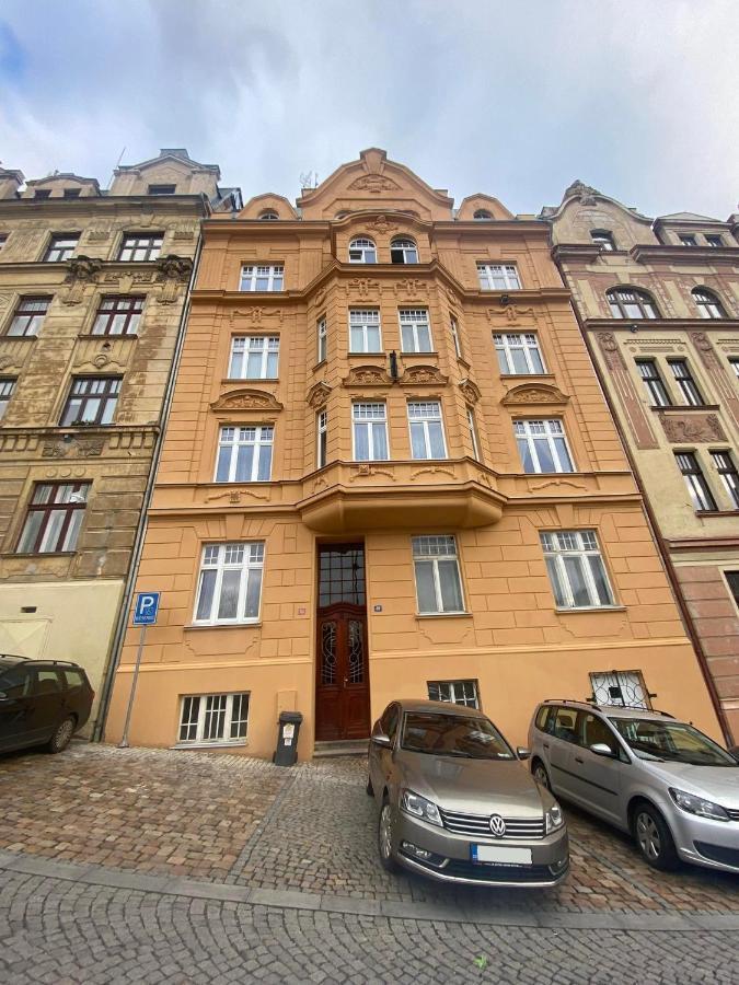 Апартаменты Lazensky Apartman Карловы Вары Экстерьер фото